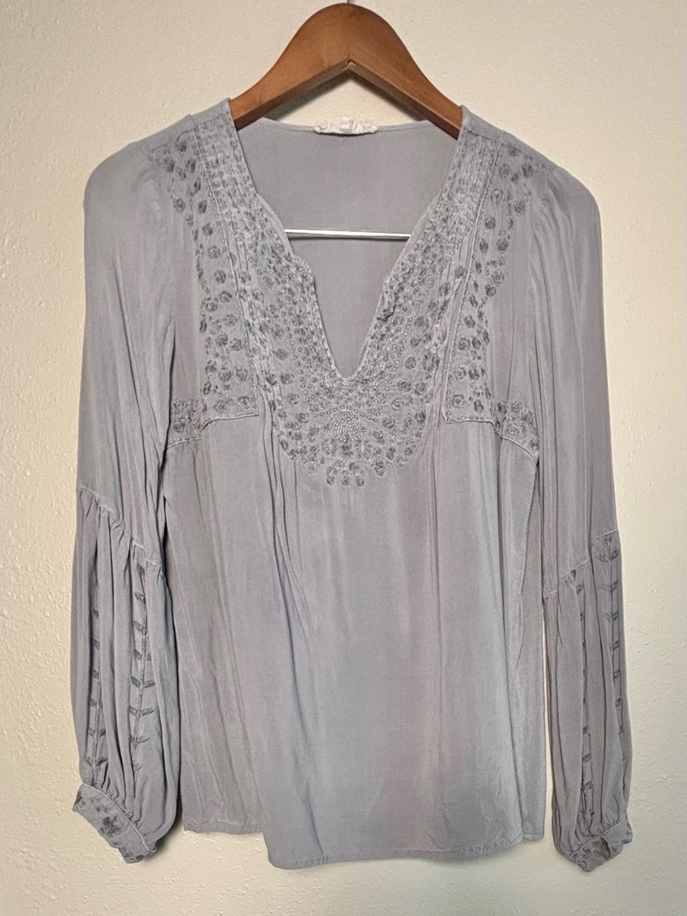 Solitaire Small Light Blue/Gray Embroidered V-Neck Women’s Top